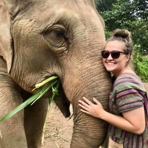 Meet your Posher, Ayla